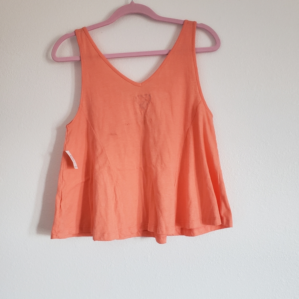 Tank Tops - Picture 7 of 8